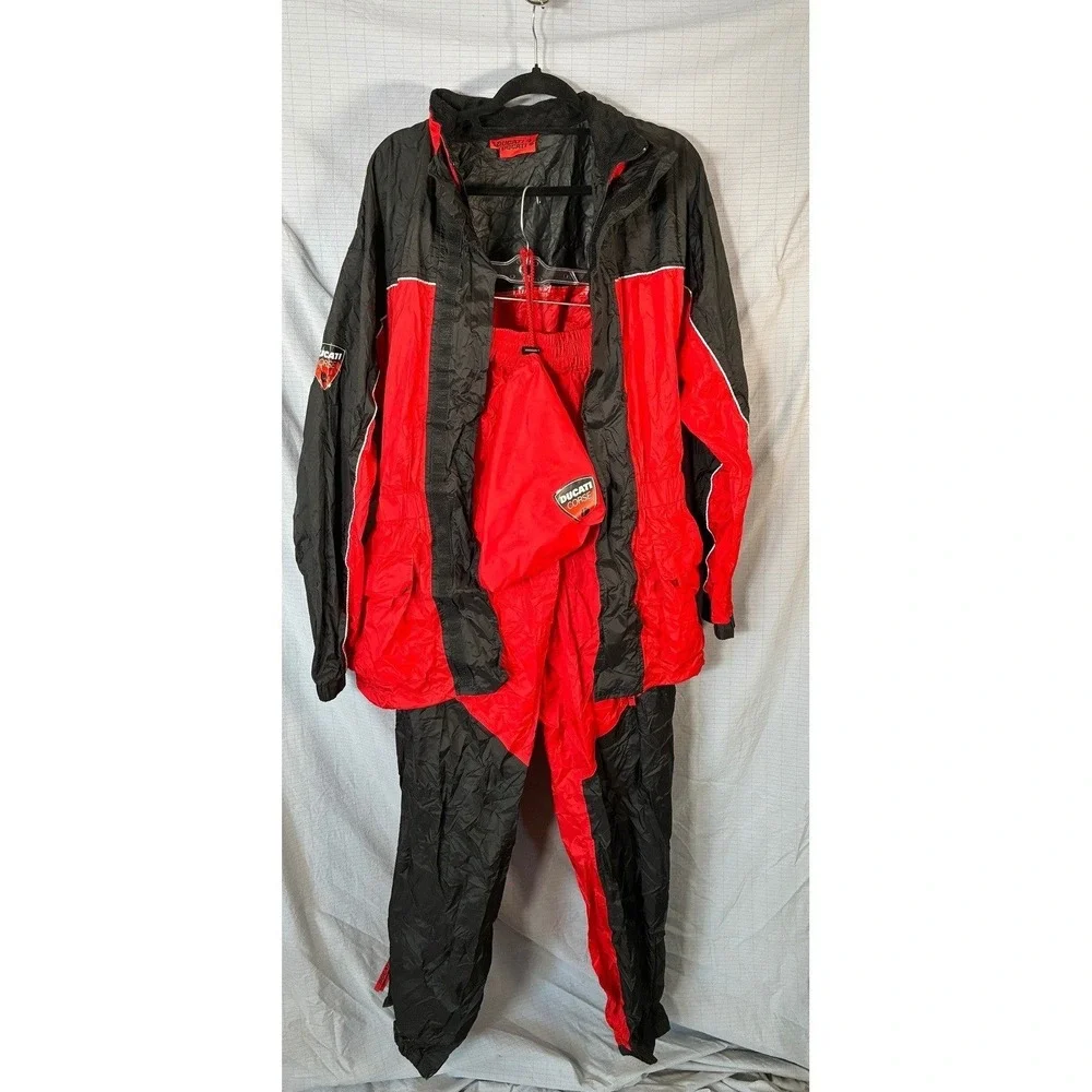 Ducati Corse Mens Red Black Nylon Rain Suit Jacket and Pants Set Size Large
